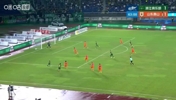 崩了!米特里策1v3送饼,高迪连续3场破门!浙江2-1瞬间反超泰山